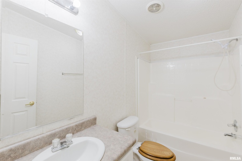 1009 Mayor Caliper Drive, Colp, Illinois 62921, 3 Bedrooms Bedrooms, 0 ,2 BathroomsBathrooms,Residential,For Sale,Mayor Caliper,0,RMAQC4268530