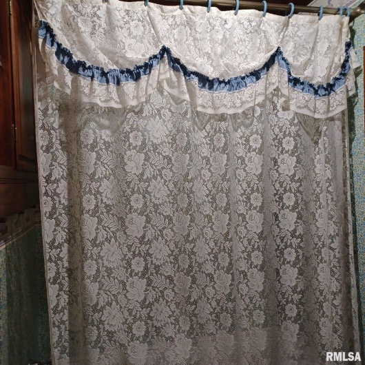 1607 Carbon Street, Marion, Illinois 62959, 2 Bedrooms Bedrooms, 0 ,1 BathroomBathrooms,Residential,For Sale,Carbon,0,RMAEB460295