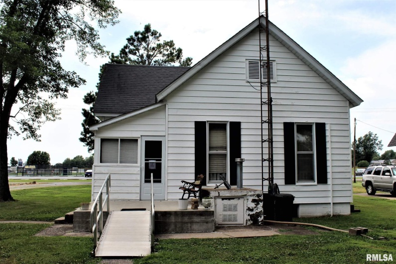 1607 Carbon Street, Marion, Illinois 62959, 2 Bedrooms Bedrooms, 0 ,1 BathroomBathrooms,Residential,For Sale,Carbon,0,RMAEB460295