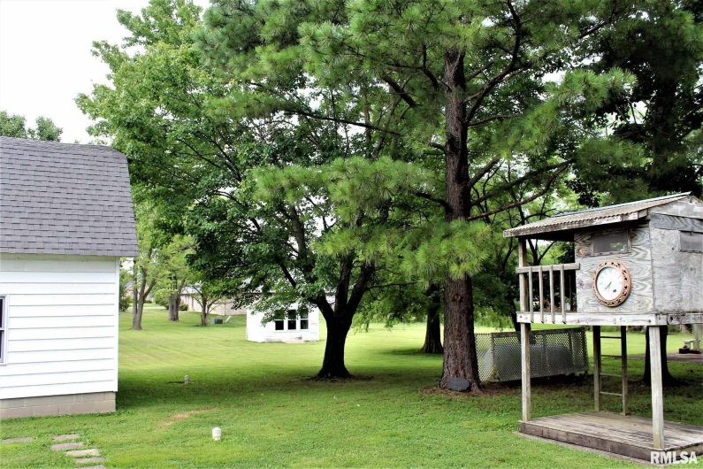 1607 Carbon Street, Marion, Illinois 62959, 2 Bedrooms Bedrooms, 0 ,1 BathroomBathrooms,Residential,For Sale,Carbon,0,RMAEB460295