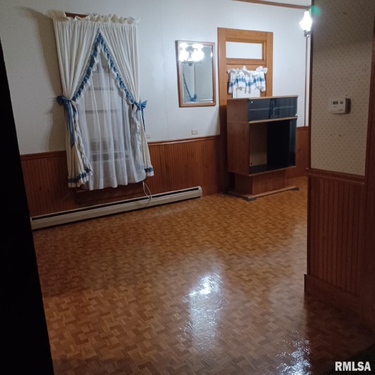 1607 Carbon Street, Marion, Illinois 62959, 2 Bedrooms Bedrooms, 0 ,1 BathroomBathrooms,Residential,For Sale,Carbon,0,RMAEB460295