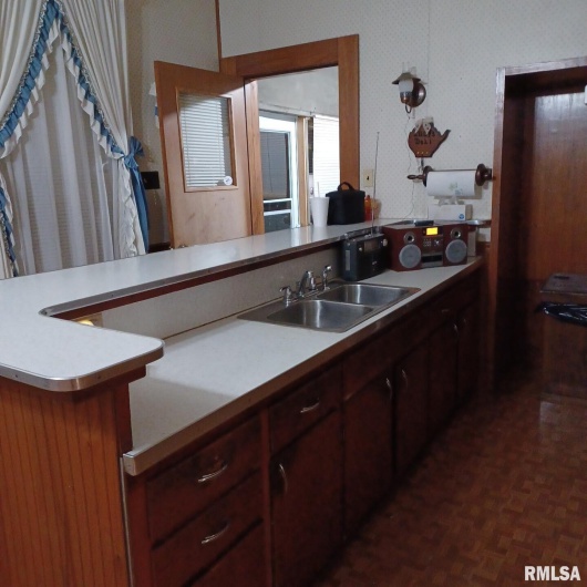 1607 Carbon Street, Marion, Illinois 62959, 2 Bedrooms Bedrooms, 0 ,1 BathroomBathrooms,Residential,For Sale,Carbon,0,RMAEB460295