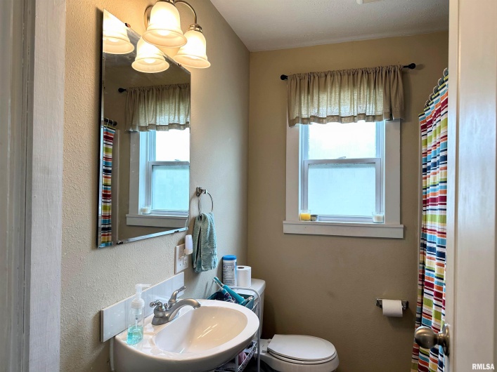 501 CEDAR CREEK Road, Makanda, Illinois 62958, 4 Bedrooms Bedrooms, 0 ,1 BathroomBathrooms,Residential,For Sale,CEDAR CREEK,0,RMAEB458723