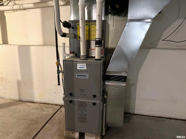 501 CEDAR CREEK Road, Makanda, Illinois 62958, 4 Bedrooms Bedrooms, 0 ,1 BathroomBathrooms,Residential,For Sale,CEDAR CREEK,0,RMAEB458723