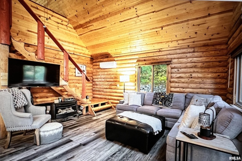 275 Yellow Springs Drive, Elizabethtown, Illinois 62931, 2 Bedrooms Bedrooms, 0 ,1 BathroomBathrooms,Residential,For Sale,Yellow Springs,0,RMAQC4268852