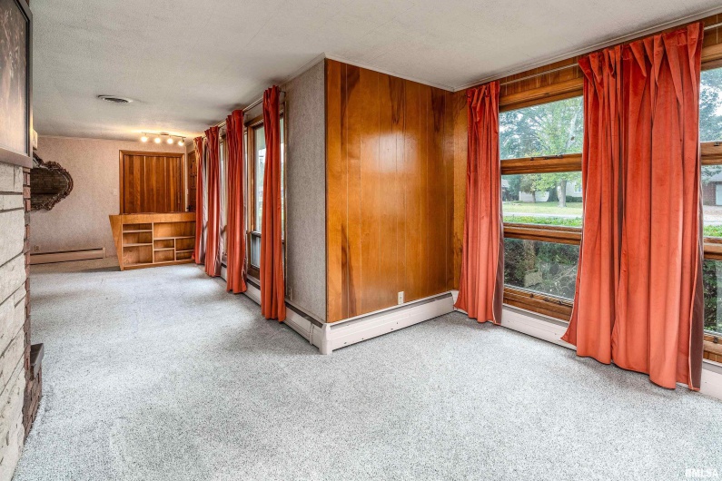 170 MELODY Lane, Murphysboro, Illinois 62966, 3 Bedrooms Bedrooms, 0 ,2 BathroomsBathrooms,Residential,For Sale,MELODY,0,RMAEB460309