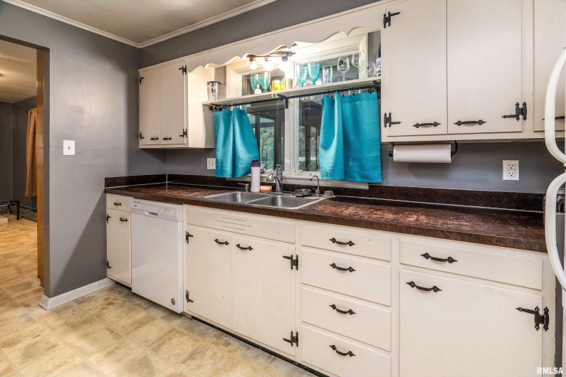 170 MELODY Lane, Murphysboro, Illinois 62966, 3 Bedrooms Bedrooms, 0 ,2 BathroomsBathrooms,Residential,For Sale,MELODY,0,RMAEB460309