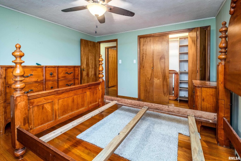 170 MELODY Lane, Murphysboro, Illinois 62966, 3 Bedrooms Bedrooms, 0 ,2 BathroomsBathrooms,Residential,For Sale,MELODY,0,RMAEB460309