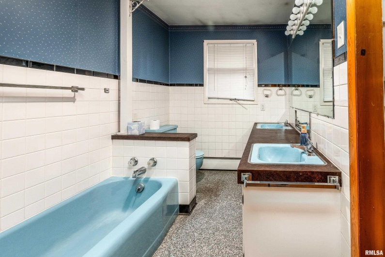 170 MELODY Lane, Murphysboro, Illinois 62966, 3 Bedrooms Bedrooms, 0 ,2 BathroomsBathrooms,Residential,For Sale,MELODY,0,RMAEB460309