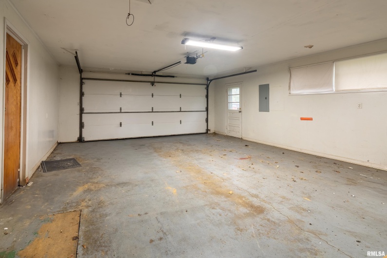 170 MELODY Lane, Murphysboro, Illinois 62966, 3 Bedrooms Bedrooms, 0 ,2 BathroomsBathrooms,Residential,For Sale,MELODY,0,RMAEB460309