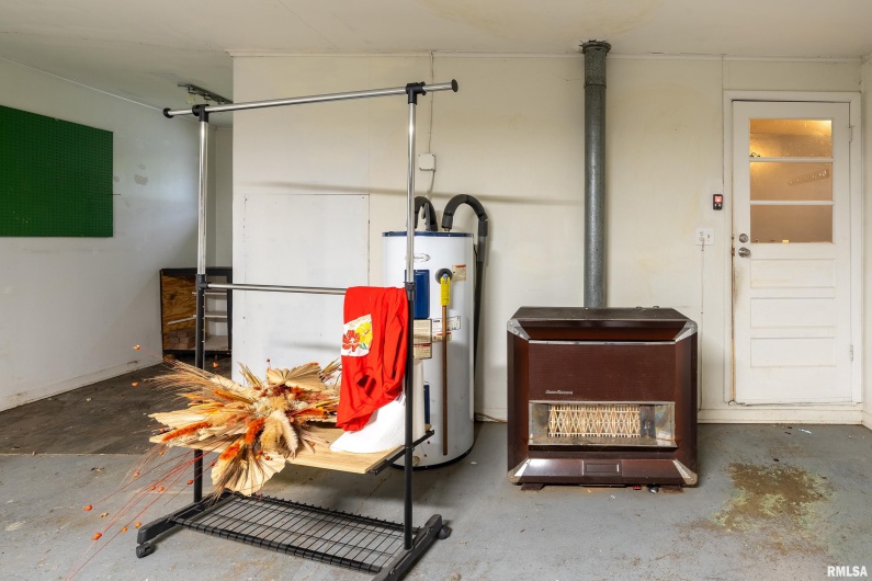 170 MELODY Lane, Murphysboro, Illinois 62966, 3 Bedrooms Bedrooms, 0 ,2 BathroomsBathrooms,Residential,For Sale,MELODY,0,RMAEB460309