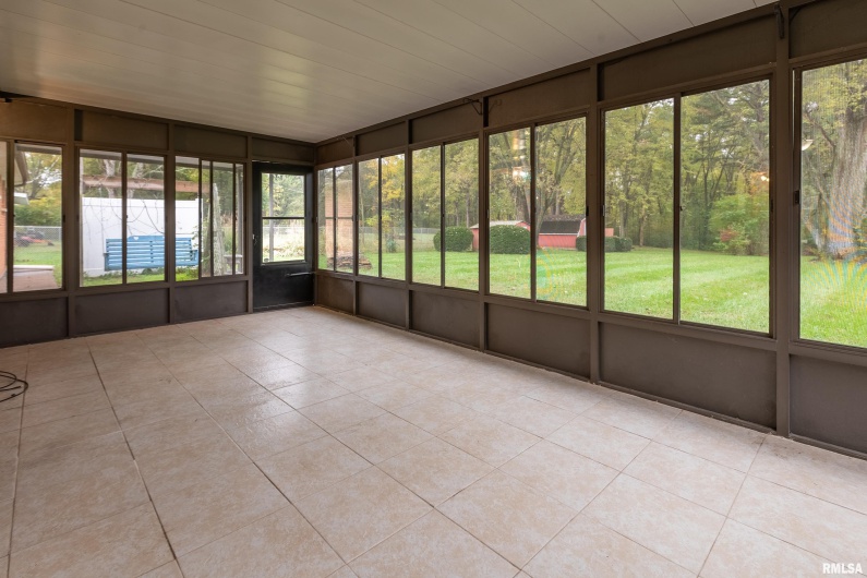 170 MELODY Lane, Murphysboro, Illinois 62966, 3 Bedrooms Bedrooms, 0 ,2 BathroomsBathrooms,Residential,For Sale,MELODY,0,RMAEB460309