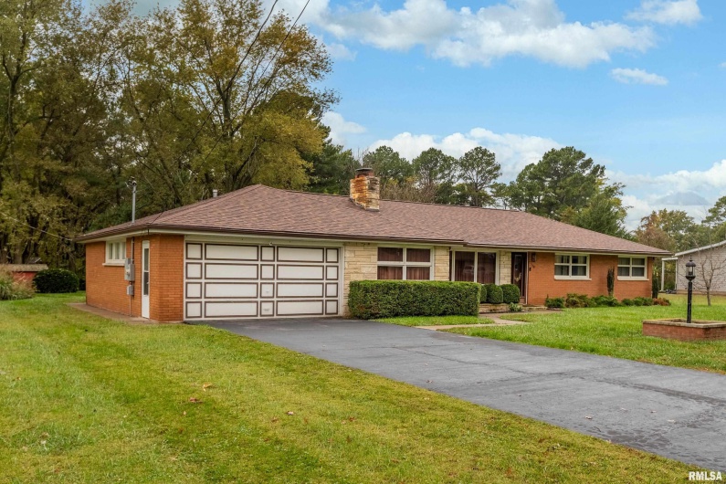 170 MELODY Lane, Murphysboro, Illinois 62966, 3 Bedrooms Bedrooms, 0 ,2 BathroomsBathrooms,Residential,For Sale,MELODY,0,RMAEB460309