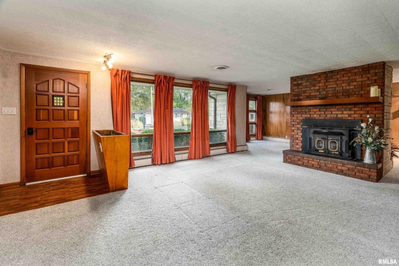 170 MELODY Lane, Murphysboro, Illinois 62966, 3 Bedrooms Bedrooms, 0 ,2 BathroomsBathrooms,Residential,For Sale,MELODY,0,RMAEB460309