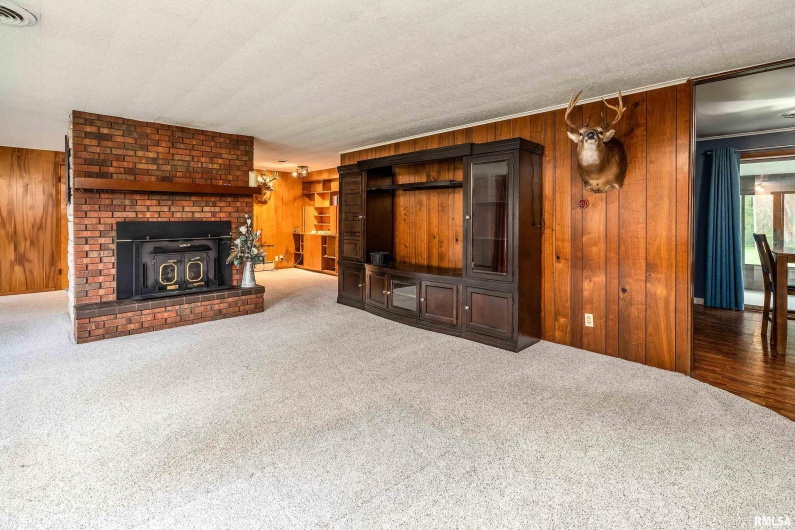 170 MELODY Lane, Murphysboro, Illinois 62966, 3 Bedrooms Bedrooms, 0 ,2 BathroomsBathrooms,Residential,For Sale,MELODY,0,RMAEB460309