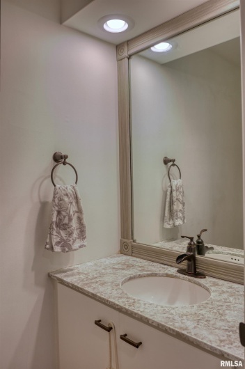 2605 KENT Drive, Carbondale, Illinois 62901, 4 Bedrooms Bedrooms, 0 ,3 BathroomsBathrooms,Residential,For Sale,KENT,0,RMAEB460314