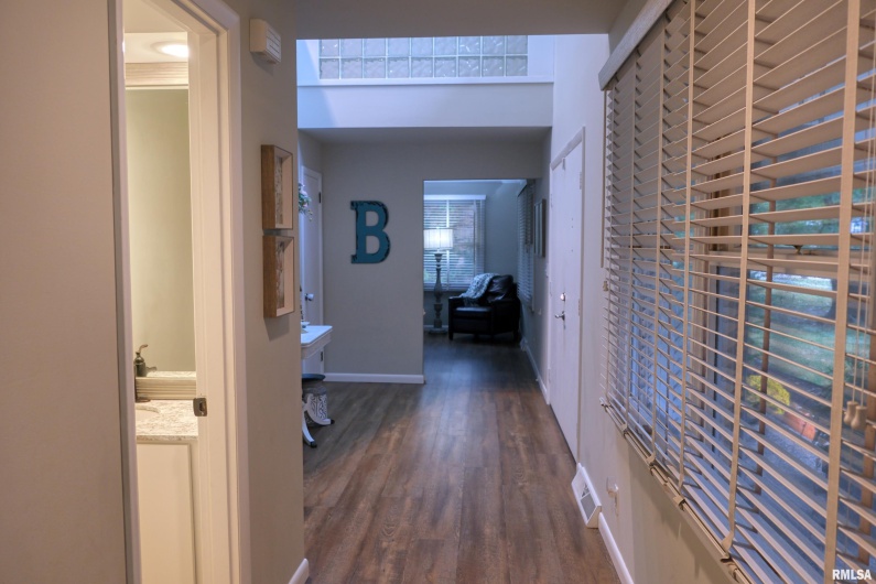 2605 KENT Drive, Carbondale, Illinois 62901, 4 Bedrooms Bedrooms, 0 ,3 BathroomsBathrooms,Residential,For Sale,KENT,0,RMAEB460314