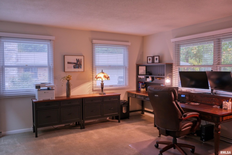 2605 KENT Drive, Carbondale, Illinois 62901, 4 Bedrooms Bedrooms, 0 ,3 BathroomsBathrooms,Residential,For Sale,KENT,0,RMAEB460314