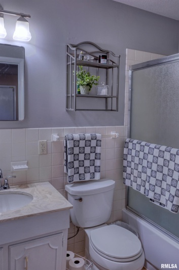 2605 KENT Drive, Carbondale, Illinois 62901, 4 Bedrooms Bedrooms, 0 ,3 BathroomsBathrooms,Residential,For Sale,KENT,0,RMAEB460314