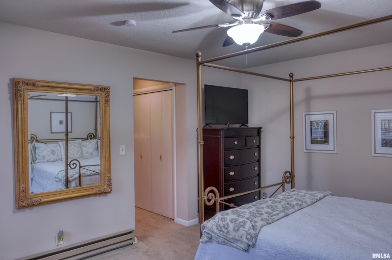 2605 KENT Drive, Carbondale, Illinois 62901, 4 Bedrooms Bedrooms, 0 ,3 BathroomsBathrooms,Residential,For Sale,KENT,0,RMAEB460314