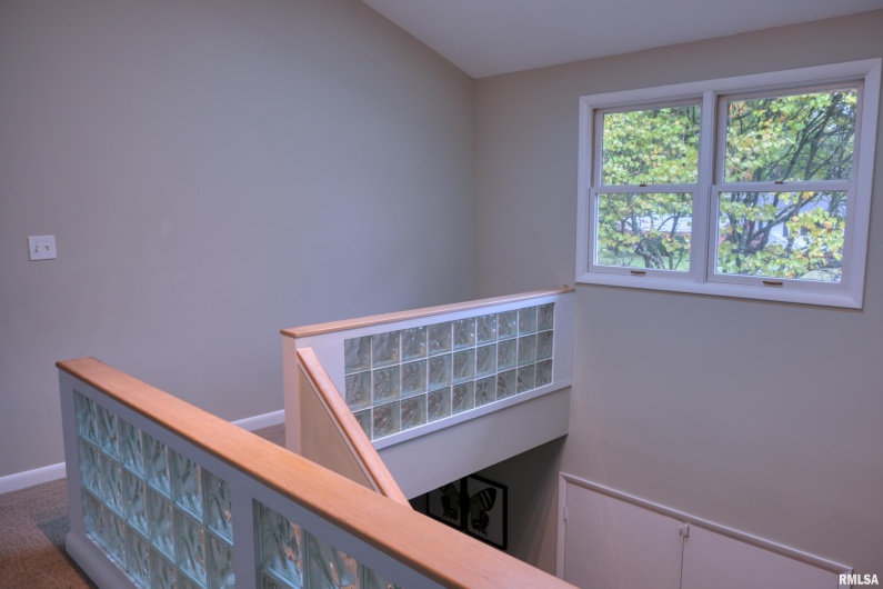 2605 KENT Drive, Carbondale, Illinois 62901, 4 Bedrooms Bedrooms, 0 ,3 BathroomsBathrooms,Residential,For Sale,KENT,0,RMAEB460314