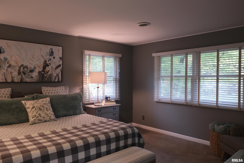 2605 KENT Drive, Carbondale, Illinois 62901, 4 Bedrooms Bedrooms, 0 ,3 BathroomsBathrooms,Residential,For Sale,KENT,0,RMAEB460314