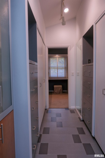 2605 KENT Drive, Carbondale, Illinois 62901, 4 Bedrooms Bedrooms, 0 ,3 BathroomsBathrooms,Residential,For Sale,KENT,0,RMAEB460314