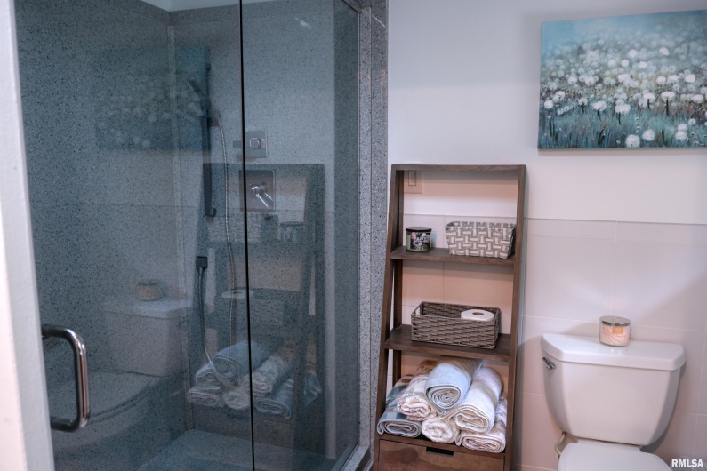 2605 KENT Drive, Carbondale, Illinois 62901, 4 Bedrooms Bedrooms, 0 ,3 BathroomsBathrooms,Residential,For Sale,KENT,0,RMAEB460314