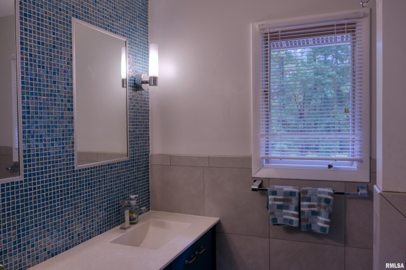 2605 KENT Drive, Carbondale, Illinois 62901, 4 Bedrooms Bedrooms, 0 ,3 BathroomsBathrooms,Residential,For Sale,KENT,0,RMAEB460314