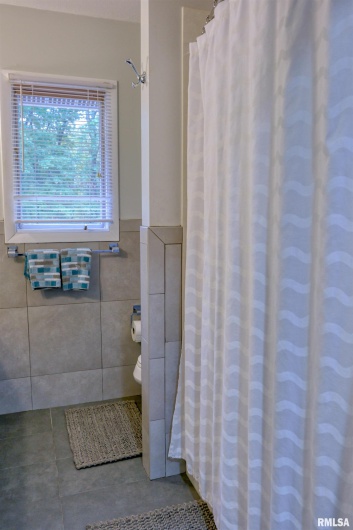 2605 KENT Drive, Carbondale, Illinois 62901, 4 Bedrooms Bedrooms, 0 ,3 BathroomsBathrooms,Residential,For Sale,KENT,0,RMAEB460314