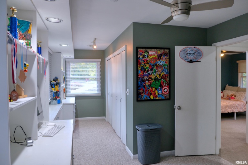 2605 KENT Drive, Carbondale, Illinois 62901, 4 Bedrooms Bedrooms, 0 ,3 BathroomsBathrooms,Residential,For Sale,KENT,0,RMAEB460314