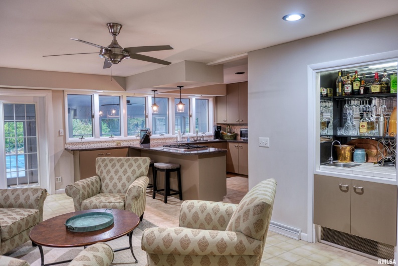 2605 KENT Drive, Carbondale, Illinois 62901, 4 Bedrooms Bedrooms, 0 ,3 BathroomsBathrooms,Residential,For Sale,KENT,0,RMAEB460314