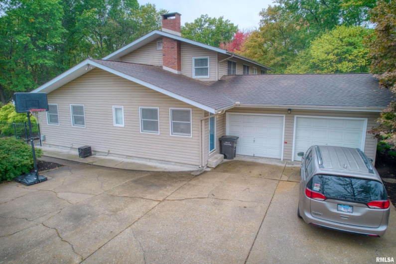 2605 KENT Drive, Carbondale, Illinois 62901, 4 Bedrooms Bedrooms, 0 ,3 BathroomsBathrooms,Residential,For Sale,KENT,0,RMAEB460314