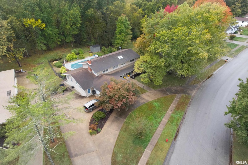 2605 KENT Drive, Carbondale, Illinois 62901, 4 Bedrooms Bedrooms, 0 ,3 BathroomsBathrooms,Residential,For Sale,KENT,0,RMAEB460314