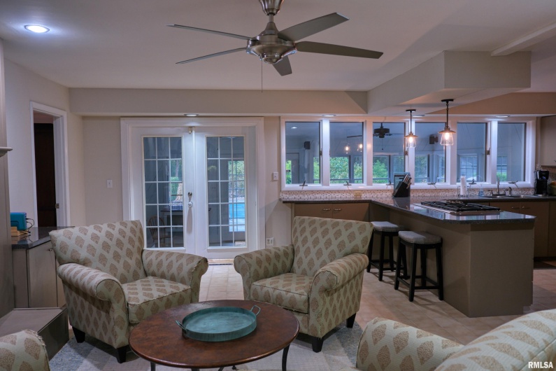 2605 KENT Drive, Carbondale, Illinois 62901, 4 Bedrooms Bedrooms, 0 ,3 BathroomsBathrooms,Residential,For Sale,KENT,0,RMAEB460314