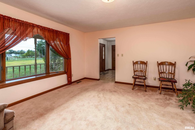 11688 STRAWBERRY Road, Carbondale, Illinois 62901, 4 Bedrooms Bedrooms, 0 ,2 BathroomsBathrooms,Residential,For Sale,STRAWBERRY,0,RMAEB460316