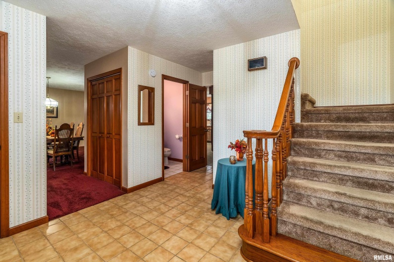 11688 STRAWBERRY Road, Carbondale, Illinois 62901, 4 Bedrooms Bedrooms, 0 ,2 BathroomsBathrooms,Residential,For Sale,STRAWBERRY,0,RMAEB460316