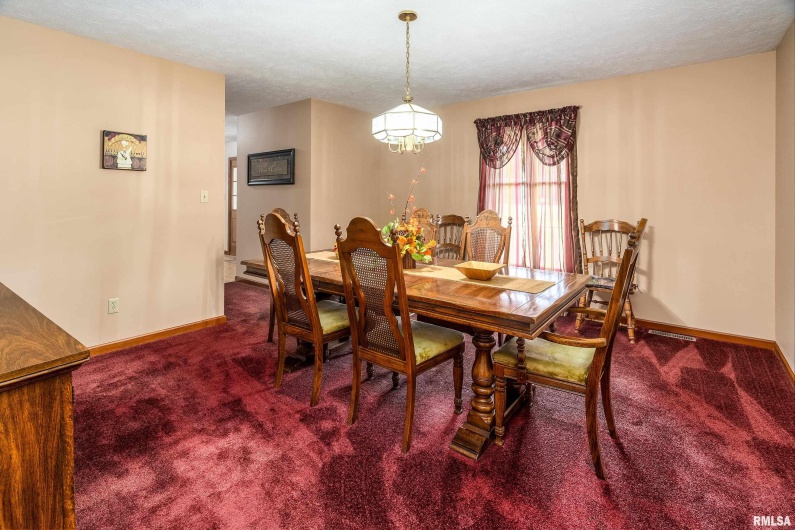 11688 STRAWBERRY Road, Carbondale, Illinois 62901, 4 Bedrooms Bedrooms, 0 ,2 BathroomsBathrooms,Residential,For Sale,STRAWBERRY,0,RMAEB460316