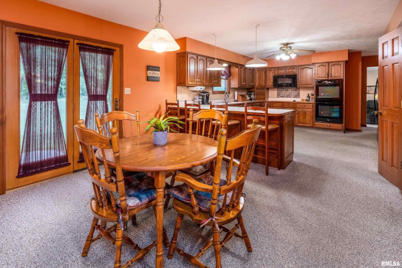 11688 STRAWBERRY Road, Carbondale, Illinois 62901, 4 Bedrooms Bedrooms, 0 ,2 BathroomsBathrooms,Residential,For Sale,STRAWBERRY,0,RMAEB460316