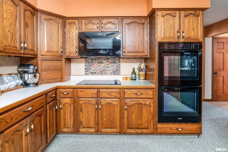 11688 STRAWBERRY Road, Carbondale, Illinois 62901, 4 Bedrooms Bedrooms, 0 ,2 BathroomsBathrooms,Residential,For Sale,STRAWBERRY,0,RMAEB460316