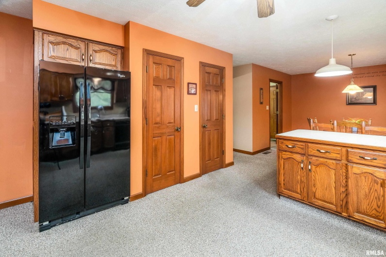 11688 STRAWBERRY Road, Carbondale, Illinois 62901, 4 Bedrooms Bedrooms, 0 ,2 BathroomsBathrooms,Residential,For Sale,STRAWBERRY,0,RMAEB460316