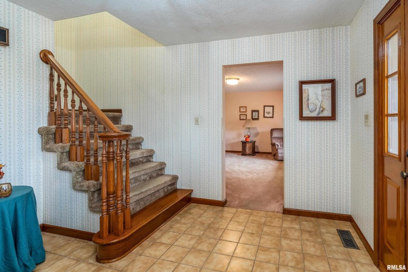 11688 STRAWBERRY Road, Carbondale, Illinois 62901, 4 Bedrooms Bedrooms, 0 ,2 BathroomsBathrooms,Residential,For Sale,STRAWBERRY,0,RMAEB460316