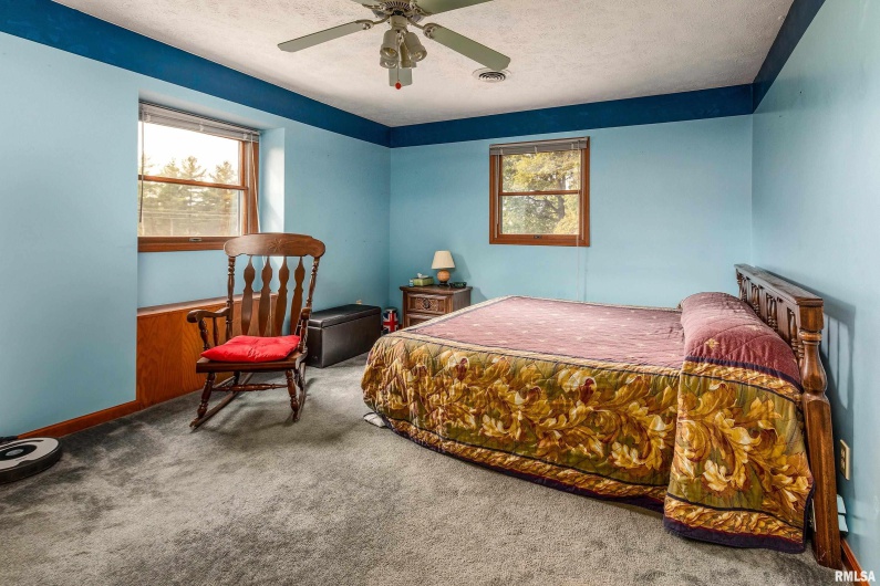 11688 STRAWBERRY Road, Carbondale, Illinois 62901, 4 Bedrooms Bedrooms, 0 ,2 BathroomsBathrooms,Residential,For Sale,STRAWBERRY,0,RMAEB460316