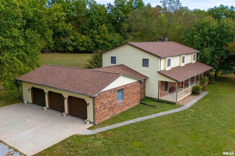 11688 STRAWBERRY Road, Carbondale, Illinois 62901, 4 Bedrooms Bedrooms, 0 ,2 BathroomsBathrooms,Residential,For Sale,STRAWBERRY,0,RMAEB460316