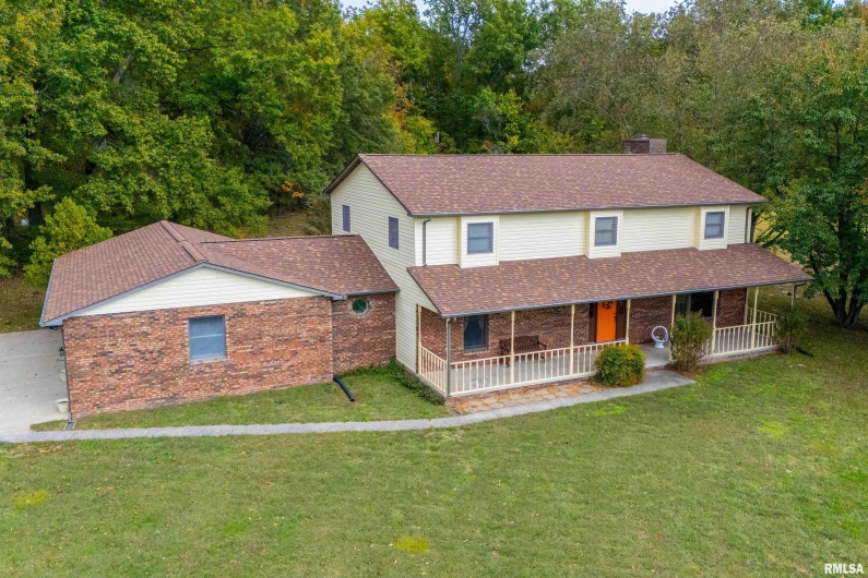 11688 STRAWBERRY Road, Carbondale, Illinois 62901, 4 Bedrooms Bedrooms, 0 ,2 BathroomsBathrooms,Residential,For Sale,STRAWBERRY,0,RMAEB460316