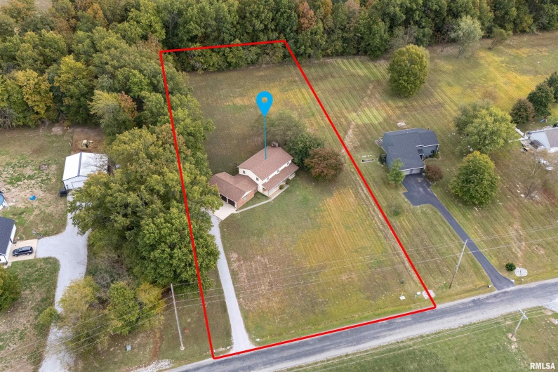 11688 STRAWBERRY Road, Carbondale, Illinois 62901, 4 Bedrooms Bedrooms, 0 ,2 BathroomsBathrooms,Residential,For Sale,STRAWBERRY,0,RMAEB460316