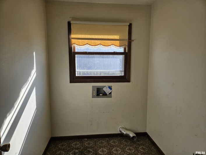 196 APPLE Lane, Carbondale, Illinois 62901, 4 Bedrooms Bedrooms, 0 ,2 BathroomsBathrooms,Residential,For Sale,APPLE,0,RMAEB457071