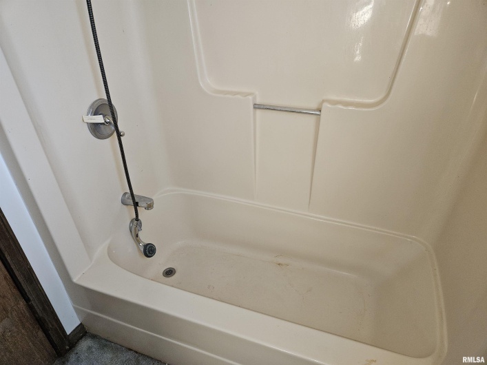 196 APPLE Lane, Carbondale, Illinois 62901, 4 Bedrooms Bedrooms, 0 ,2 BathroomsBathrooms,Residential,For Sale,APPLE,0,RMAEB457071