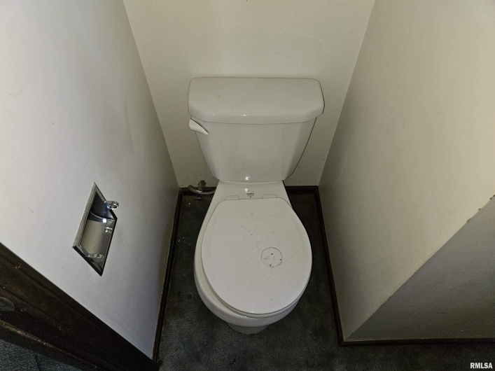 196 APPLE Lane, Carbondale, Illinois 62901, 4 Bedrooms Bedrooms, 0 ,2 BathroomsBathrooms,Residential,For Sale,APPLE,0,RMAEB457071