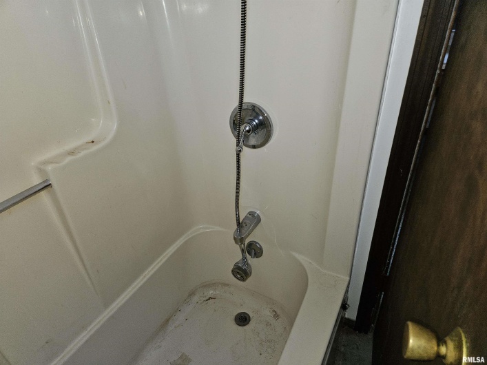 196 APPLE Lane, Carbondale, Illinois 62901, 4 Bedrooms Bedrooms, 0 ,2 BathroomsBathrooms,Residential,For Sale,APPLE,0,RMAEB457071